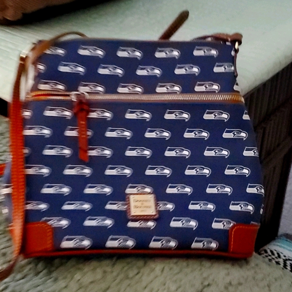 Dooney & Bourke crossbody purse